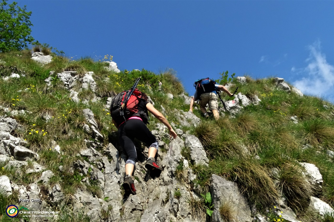 23 Breve tratto di facile arrampicatina.JPG